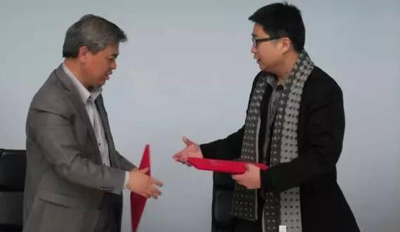 腾博汇游戏官网组团学习体验无锡“拈花湾”，，，并与MAO签署战略相助，，，预示着腾博汇游戏官网将在精品地产、工业地产、旅游地产等领域与MAO增强深度相助。。。。