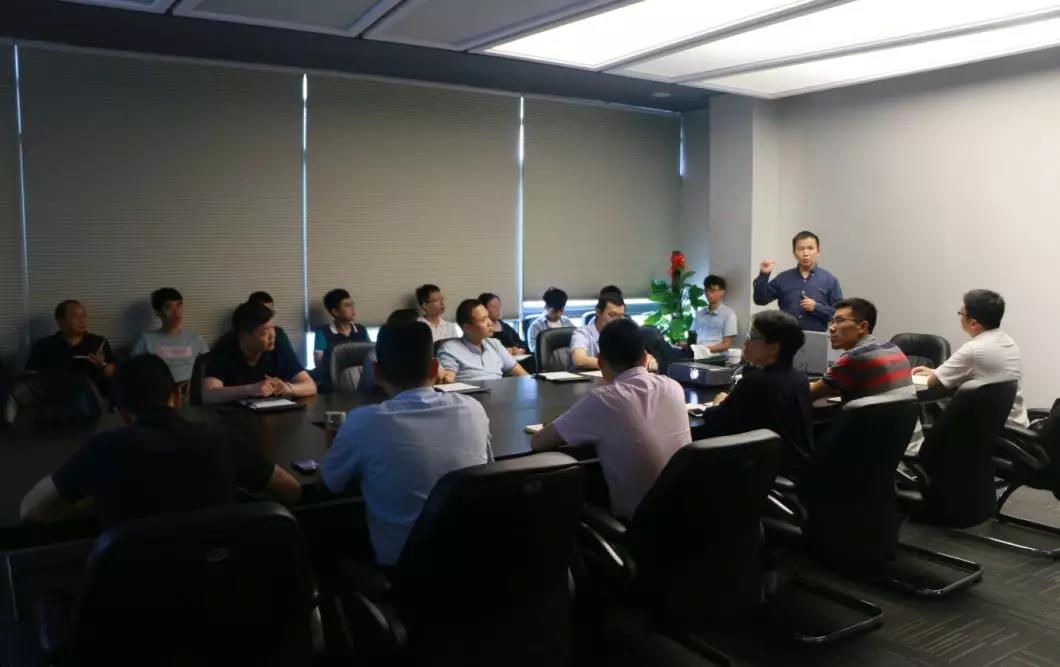 同济大学建设治理与房地产系主任王广斌教授莅临腾博汇游戏官网指导、交流